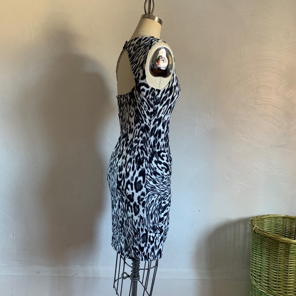 Snow Leopard Bodycon Open Back Sleeveless Stretch Shift Dress - Picture 3 of 7